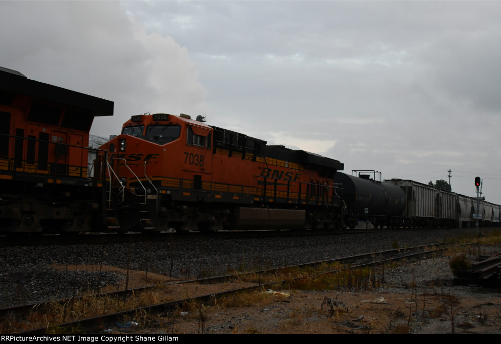 BNSF 7038